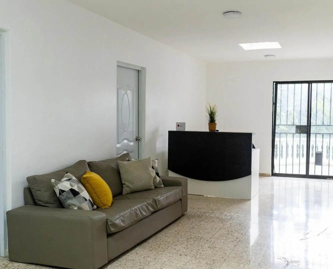 Hotel Caribbean House Ensanche Savica de Mendoza Penzion
