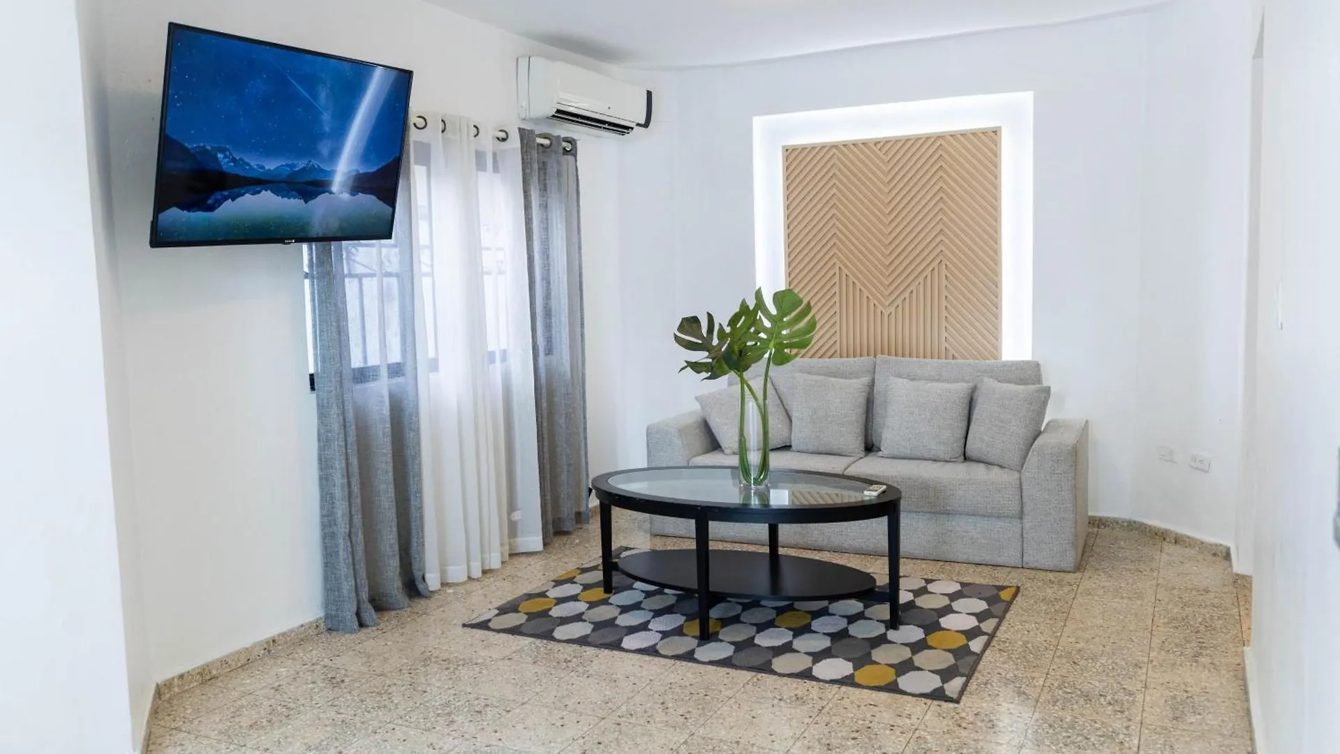 Hotel Caribbean House Ensanche Savica de Mendoza