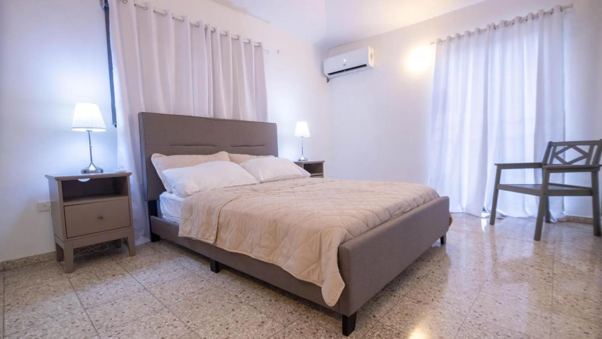 Penzion Hotel Caribbean House Ensanche Savica de Mendoza