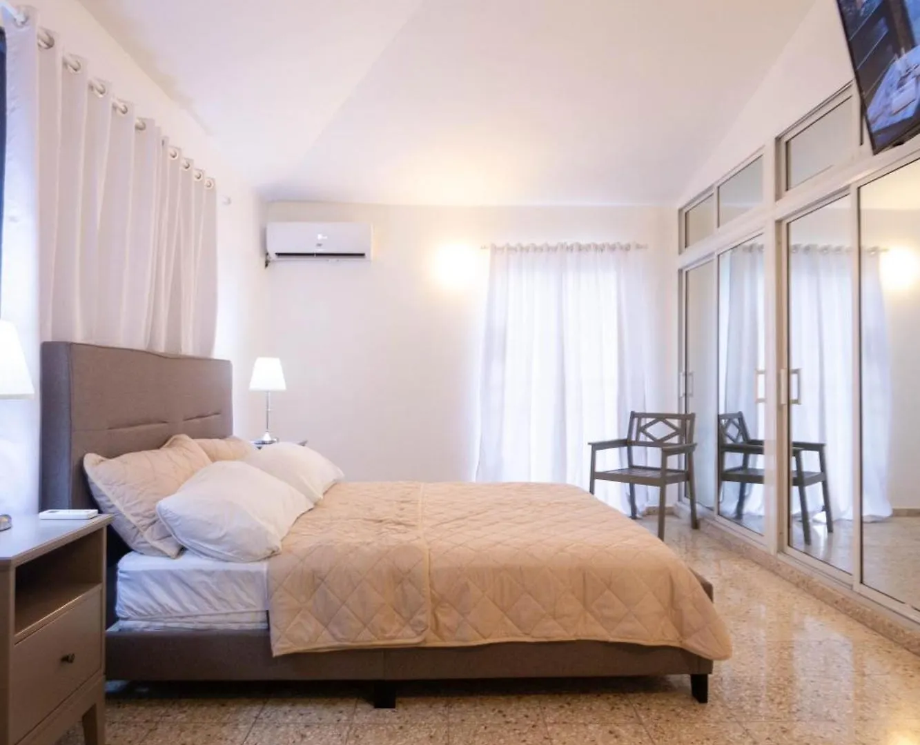 Pensionat Caribbean House Hotell Ensanche Savica de Mendoza Dominikanska republiken